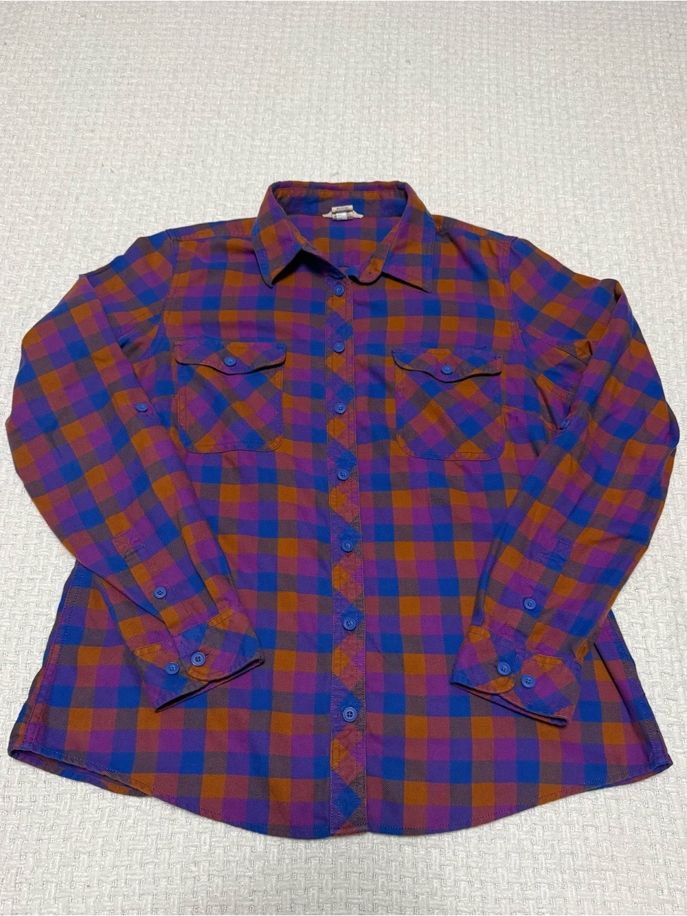 Duluth Trading Co. women’s plaid shirt, large. Great condition!